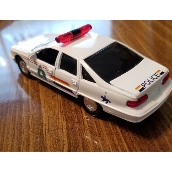 Royal Canadian Mounted Police Road Champs die cast police car 1:43 scale - Picture 2 of 12